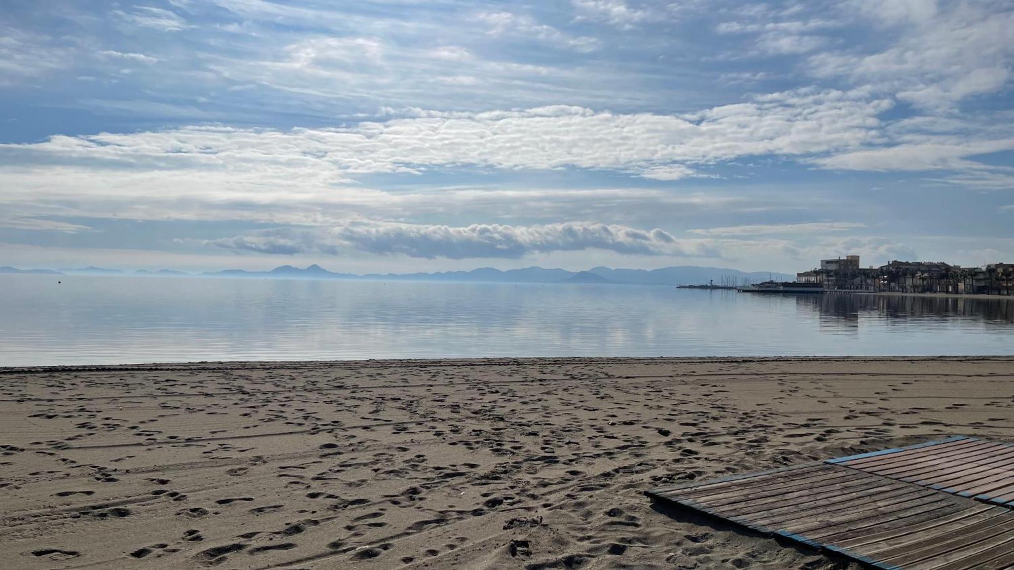 Charming Beachfront Apartment Murcia